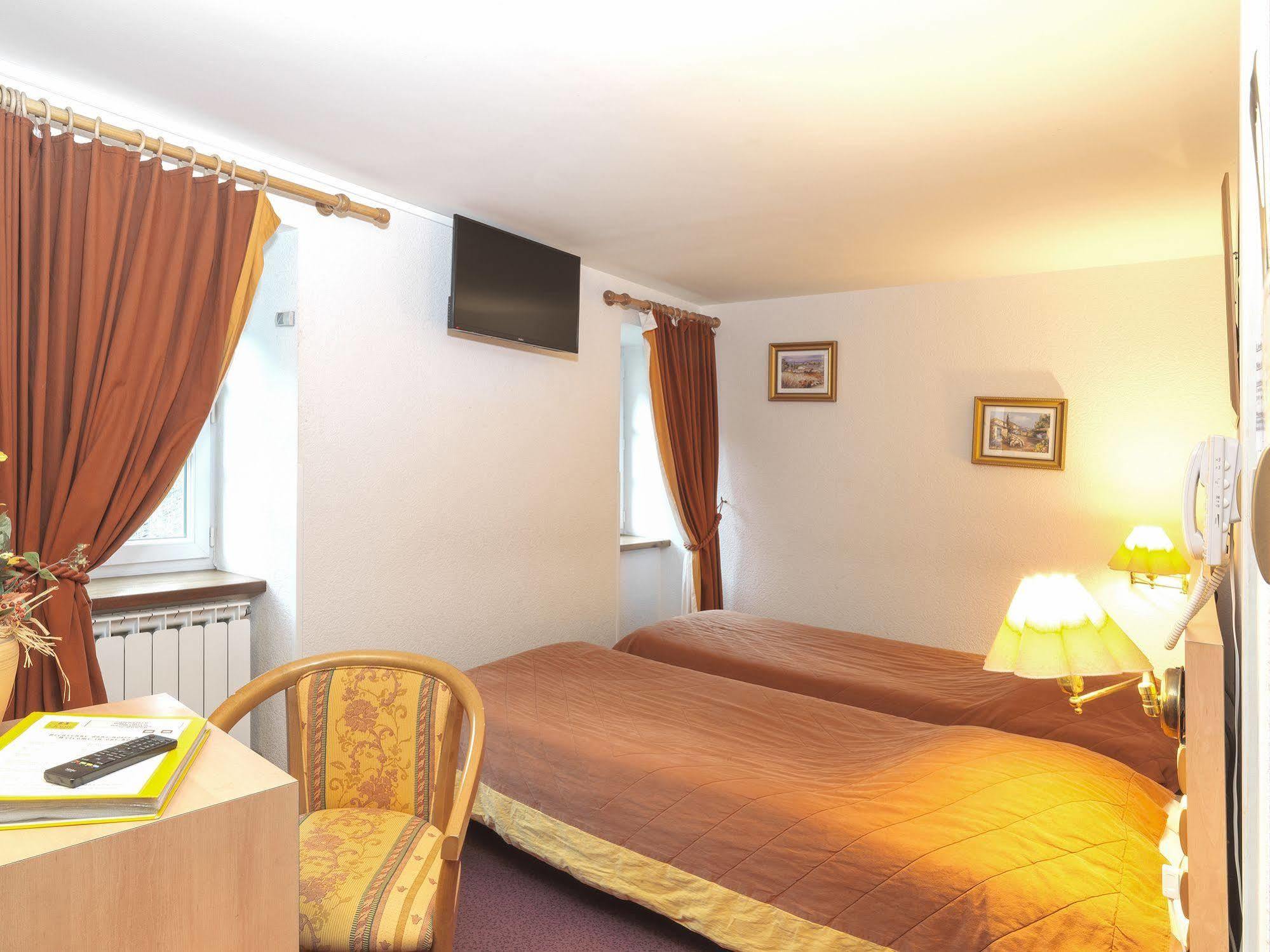 Auberge De L'Isard Saint-Denis  Kültér fotó